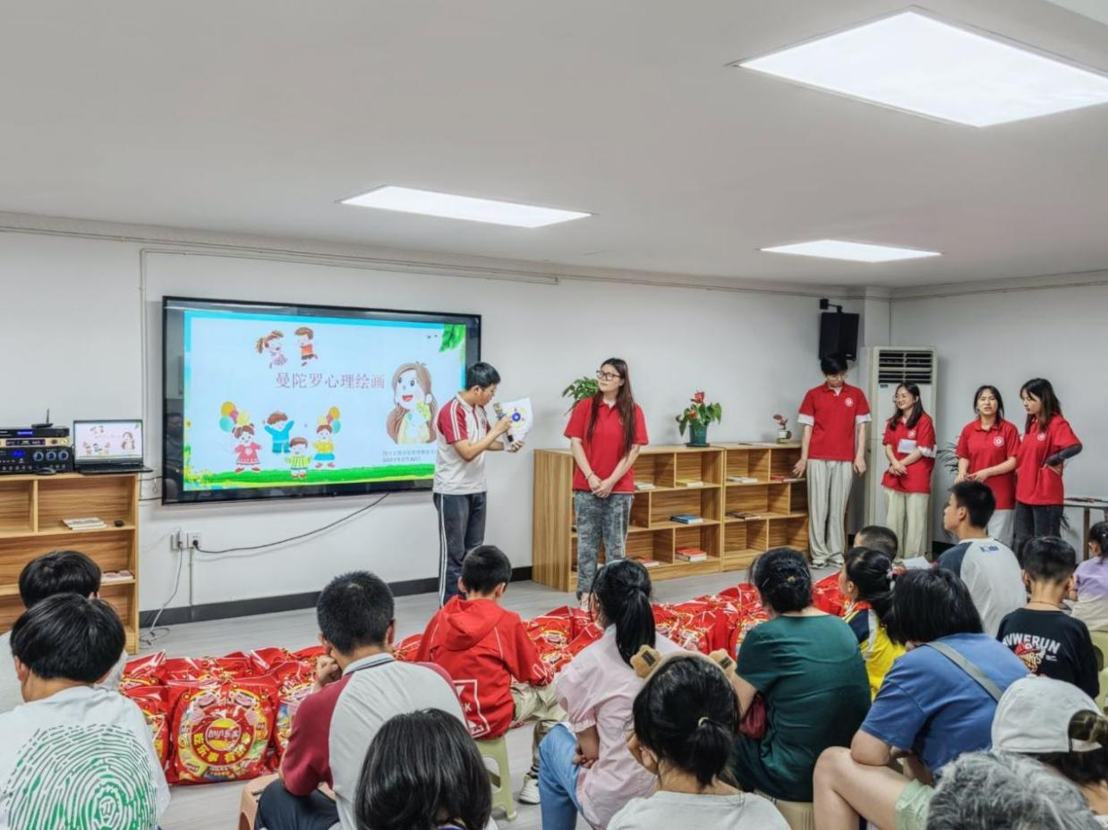 双节同庆 心暖童心|永利集团88304官网携手东城街道开展“粽点关注·童心向阳”志愿活动
